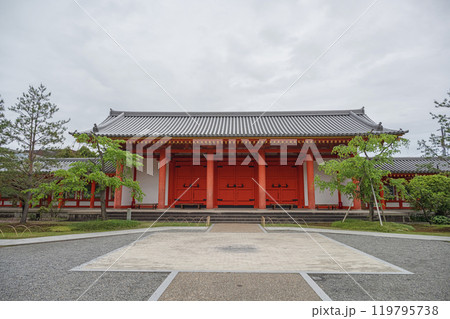 京都 三十三間堂（国宝）東大門 119795738
