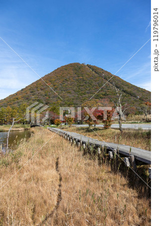 秋の榛名山　榛名富士 119796014