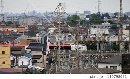 都内を通過する成田エクスプレス（東京都江戸川区） 119798921