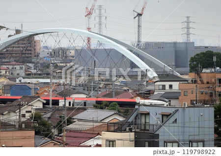 都内を通過する成田エクスプレス（東京都江戸川区） 119798922