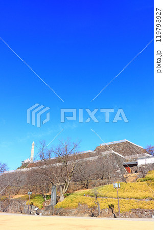 山梨県甲府市、舞鶴城公園の風景 山梨県甲府市、舞鶴城公園の風景 119798927