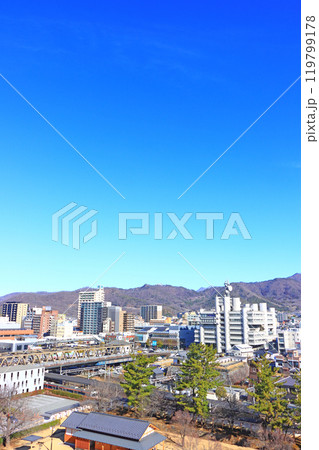 山梨県甲府市、甲府城天守台から見た甲府市の街並み 山梨県甲府市、甲府城天守台から見た甲府市の街並み 119799178