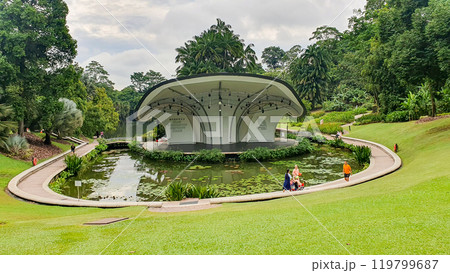 Shaw Foundation Symphony Stage On Symphony Lake At The Singapore Botanic Gardens. 119799687