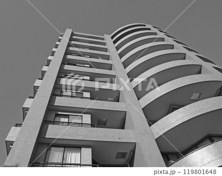 集合住宅と空 119801648