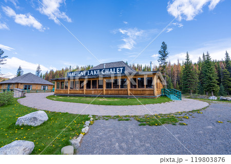 Maligne Lake Chalet and Guest House National Historic Site. Jasper National Park, Alberta, Canada. Maligne Lake Chalet and Guest House National Historic Site. Jasper National Park, Alberta, Canada. 119803876