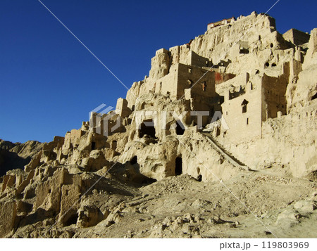 西チベット　グゲ遺跡 119803969