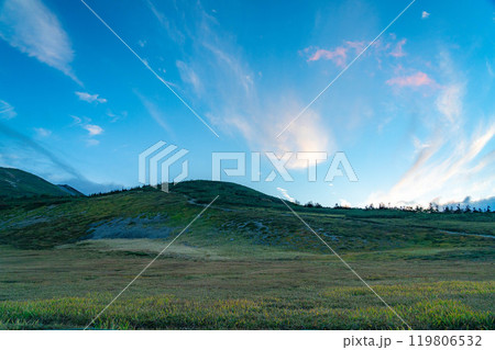 【山岳素材】白馬大池から見る小蓮華山方面【長野県】 【山岳素材】白馬大池から見る小蓮華山方面【長野県】 119806532