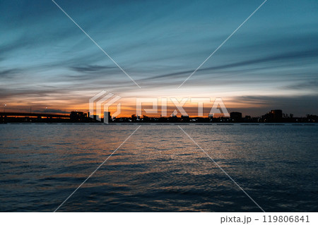 秋の新舞子の日の出 秋の新舞子の日の出 119806841