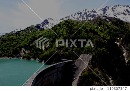 立山黒部アルペンルートの黒部ダム 立山黒部アルペンルートの黒部ダム 119807347