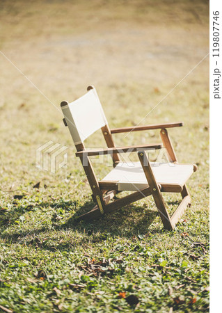 屋外で過ごす休日 119807746