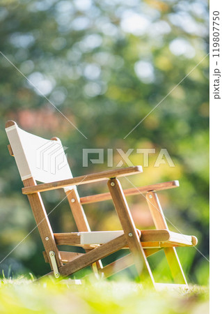 屋外で過ごす休日 119807750