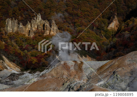 登別地獄谷の紅葉 登別地獄谷の紅葉 119808895