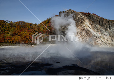 登別地獄谷の紅葉 119809104