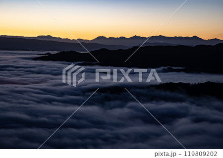 幻想的な絶景雲海 幻想的な絶景雲海 119809202