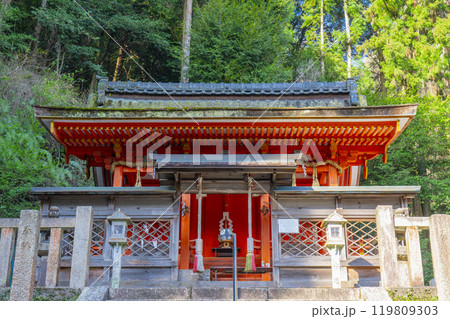山科神社　本殿（京都府京都市山科区西野山岩ヶ谷町） 119809303