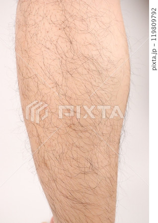 男性　左脚　ふくらはぎ　ムダ毛　 119809792