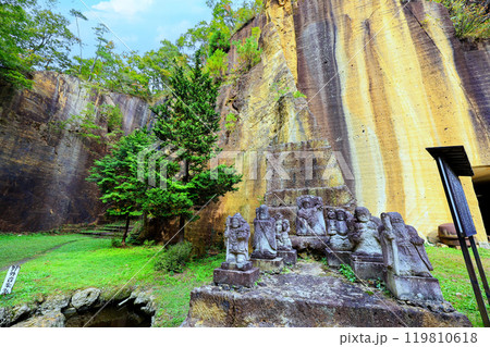 七福神と巨大な岩壁 七福神と巨大な岩壁 119810618