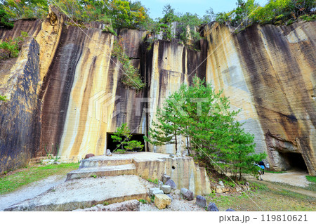 巨大な石壁 巨大な石壁 119810621