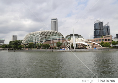 海から眺めるエスプラネードシアターオンザベイ 119810760