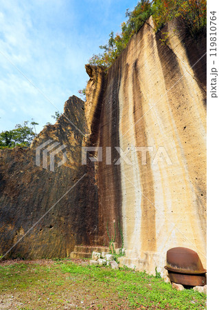 巨大な石壁（縦） 119810764