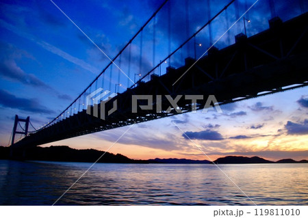 瀬戸大橋・下津井瀬戸大橋・夕方(岡山県・倉敷市) 瀬戸大橋・下津井瀬戸大橋・夕方(岡山県・倉敷市) 119811010