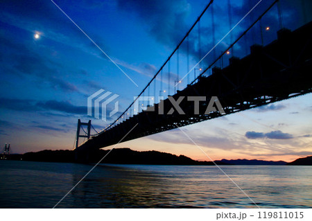 瀬戸大橋・下津井瀬戸大橋・夕方(岡山県・倉敷市) 瀬戸大橋・下津井瀬戸大橋・夕方(岡山県・倉敷市) 119811015