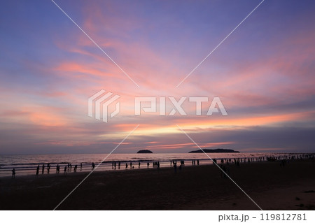 タンジュンアルの海に沈む夕日7 119812781