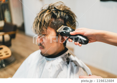 beauty parlor 119812884