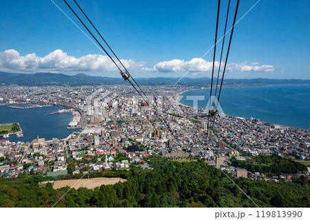 【北海道】函館山から眺める函館市内の景観 119813990