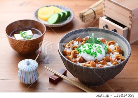 なめこ丼 （ なめこととろろのネバネバ丼 ） 119814059