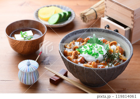 なめこ丼 ( なめこととろろのネバネバ丼 ) なめこ丼 ( なめこととろろのネバネバ丼 ) 119814061