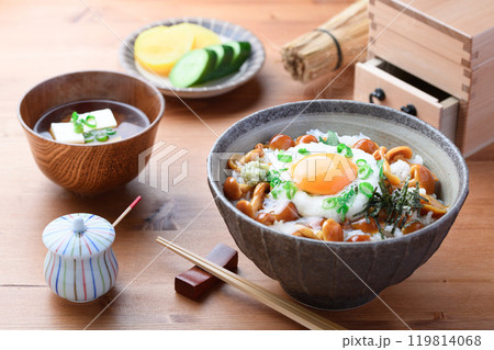 なめこ丼 ( なめこととろろのネバネバ丼 ) なめこ丼 ( なめこととろろのネバネバ丼 ) 119814068