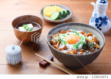 なめこ丼 ( なめこととろろのネバネバ丼 ) なめこ丼 ( なめこととろろのネバネバ丼 ) 119814071