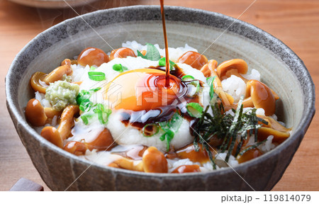 なめこ丼 （ なめこととろろのネバネバ丼 ） 119814079