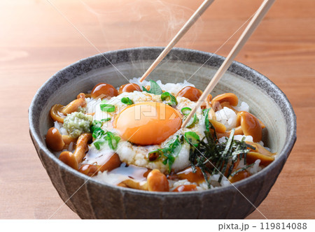 なめこ丼 （ なめこととろろのネバネバ丼 ） 119814088