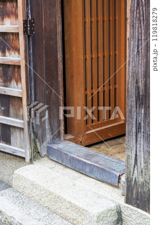 古い町並み 119818279