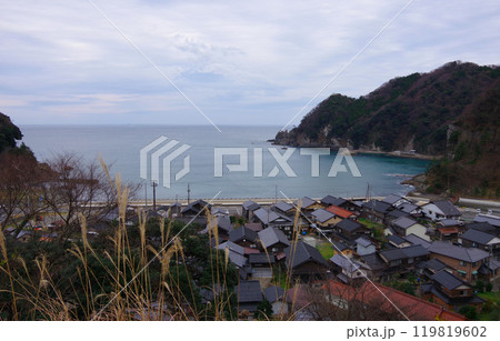 兵庫県香美町　香住区余部の町並み 119819602