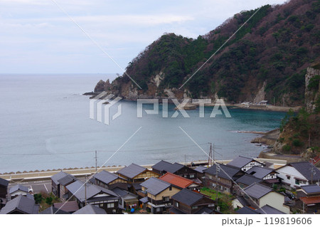 兵庫県香美町　香住区余部の町並み 119819606