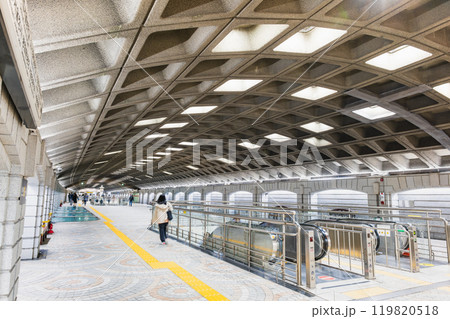 ソウル地下鉄　光化門駅 119820518