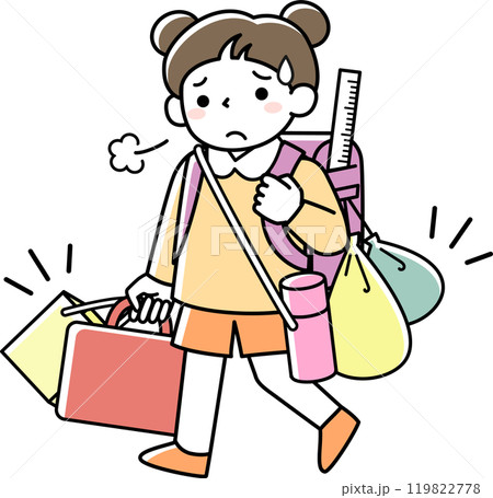 登下校時に荷物が多くて困っている小学生の女の子 登下校時に荷物が多くて困っている小学生の女の子 119822778