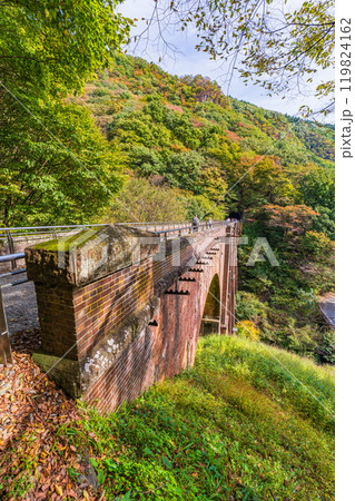 【群馬県】碓氷第三橋梁・めがね橋　秋 119824162