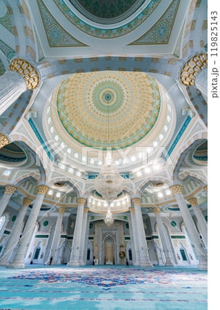 カザフスタンのアスタナにあるモスク、ハズレット スルタン モスク カザフスタンのアスタナにあるモスク、ハズレット スルタン モスク 119825143