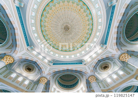 カザフスタンのアスタナにあるモスク、ハズレット スルタン モスク カザフスタンのアスタナにあるモスク、ハズレット スルタン モスク 119825147
