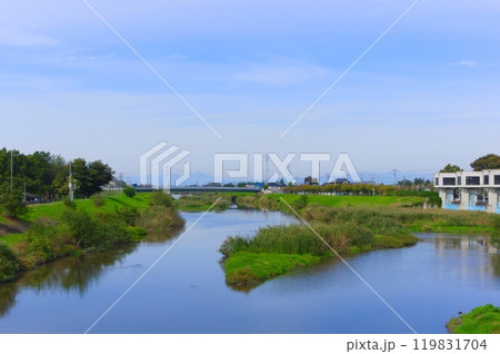 埼玉県幸手市中川と権現堂川の分岐点2024年10月 119831704