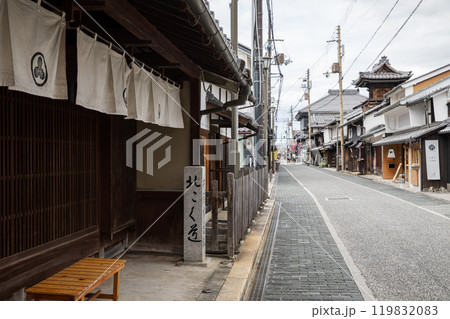 長浜市、北国街道安藤家前の道標 長浜市、北国街道安藤家前の道標 119832083