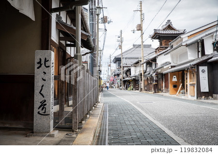 長浜市、北国街道安藤家前の道標 長浜市、北国街道安藤家前の道標 119832084