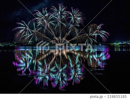 湖面を染める青い花火 びわ湖大津ナイトクルーズ花火 湖面を染める青い花火 びわ湖大津ナイトクルーズ花火 119835185