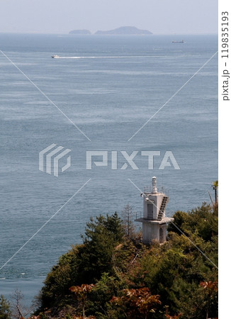 来島海峡馬島のナガセ鼻灯台 119835193