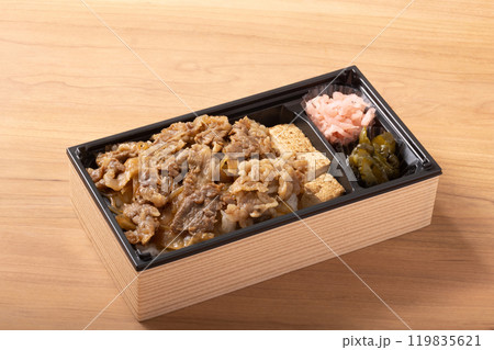 ［黒毛和牛］すきやき重　弁当 119835621