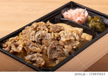 ［黒毛和牛］すきやき重　弁当 119835622